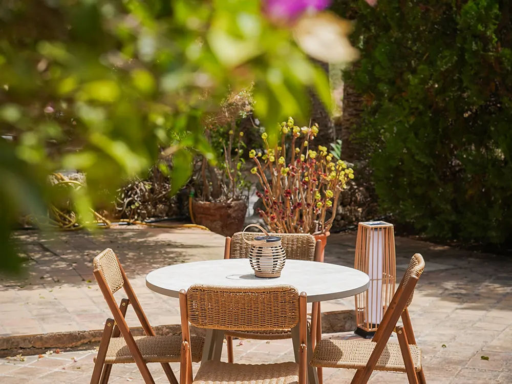 Mobiliario mimbre de terraza Es Passarell Mallorca